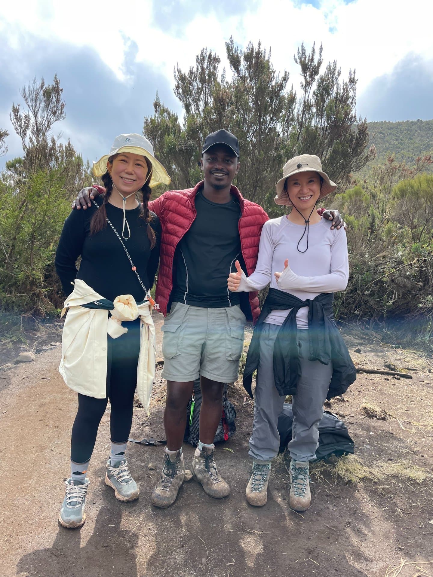 Climb2Kili Adventures의 설립자 마운트 Kilimanjaro에 클라이언트와 서